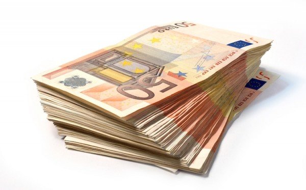 Decreto Ristori 5: bonus di 1000 euro chi può richiederlo?